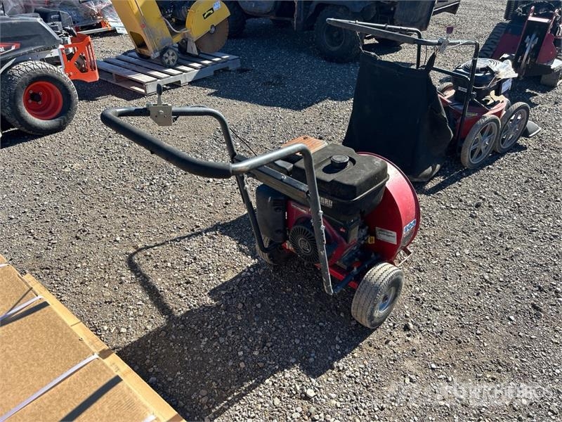 Giant-Vac Leaf Blower (Inoperable) طاردات