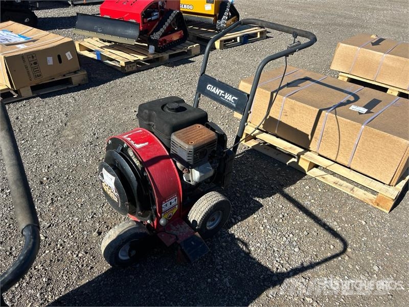 Giant-Vac Leaf Blower (Inoperable) طاردات