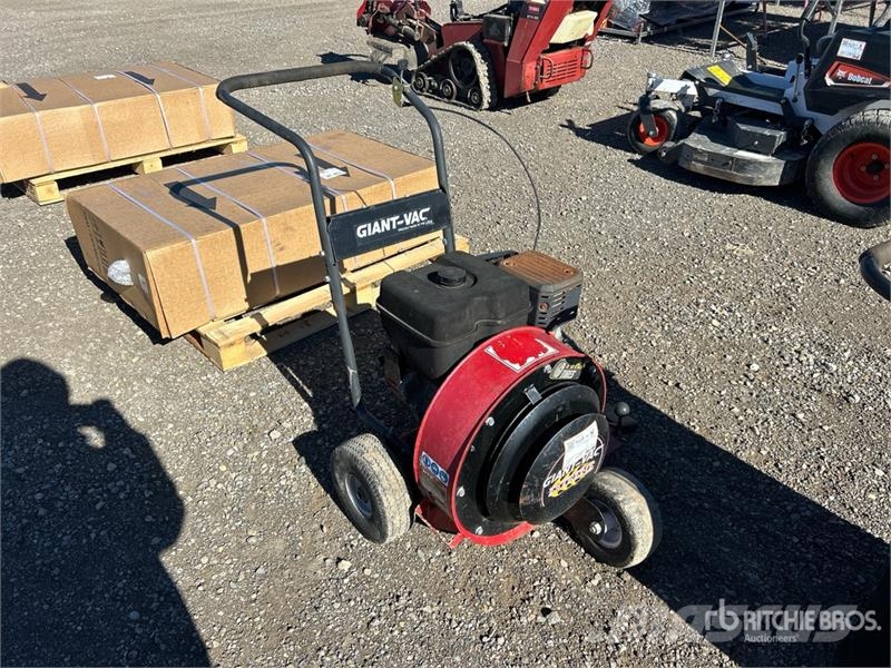 Giant-Vac Leaf Blower (Inoperable) طاردات