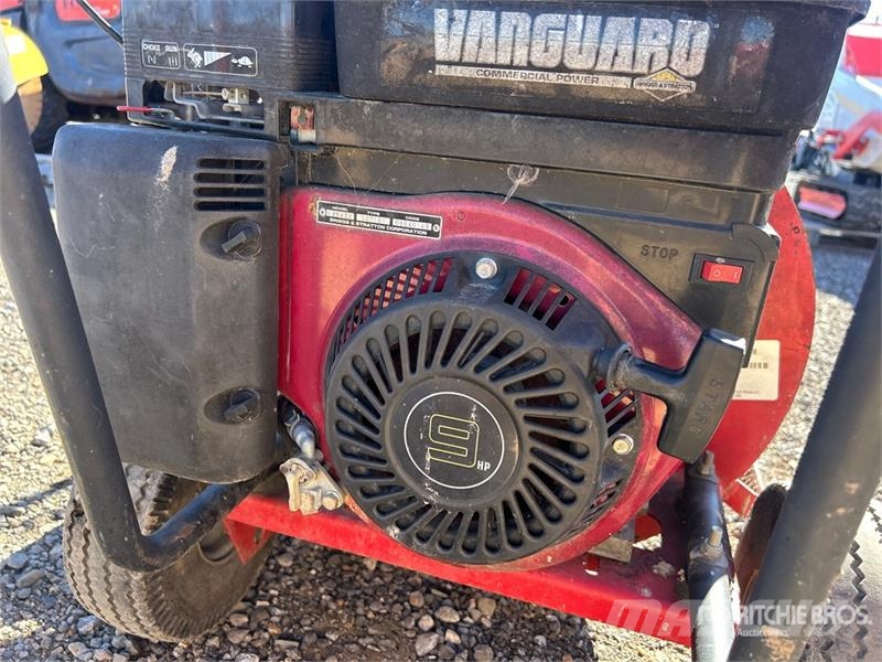 Giant-Vac Leaf Blower (Inoperable) طاردات