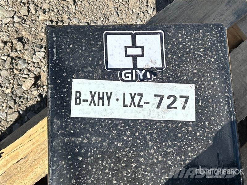  GIYI 11 in Mini Skid Steer Auger (Unused) مثاقيب