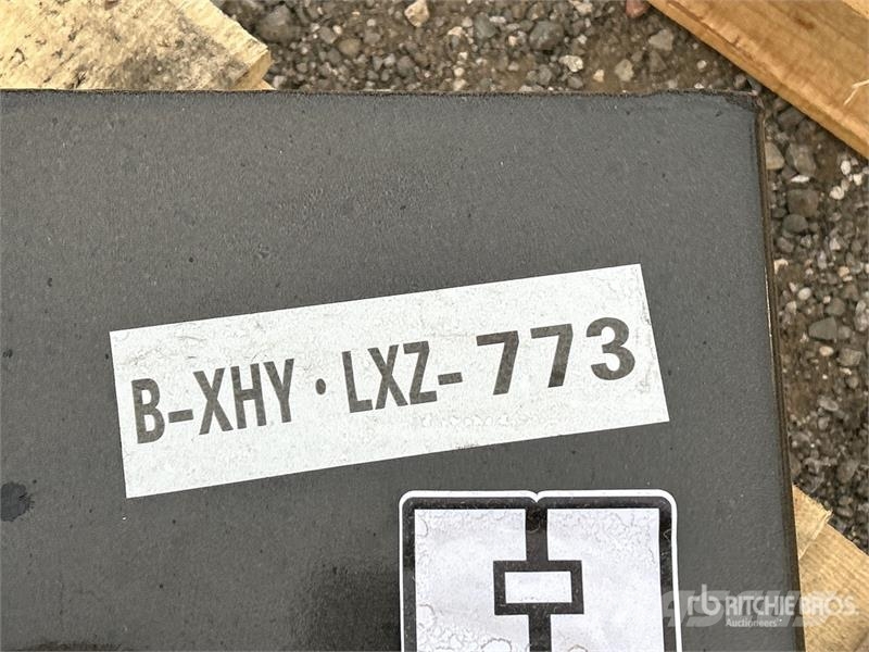  GIYI 12 in Mini Skid Steer Auger (Unused) مثاقيب