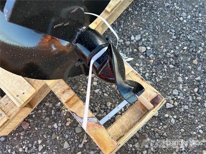  GIYI 16 in Excavator Auger - Fits Cat 303 (Unused) Taladros