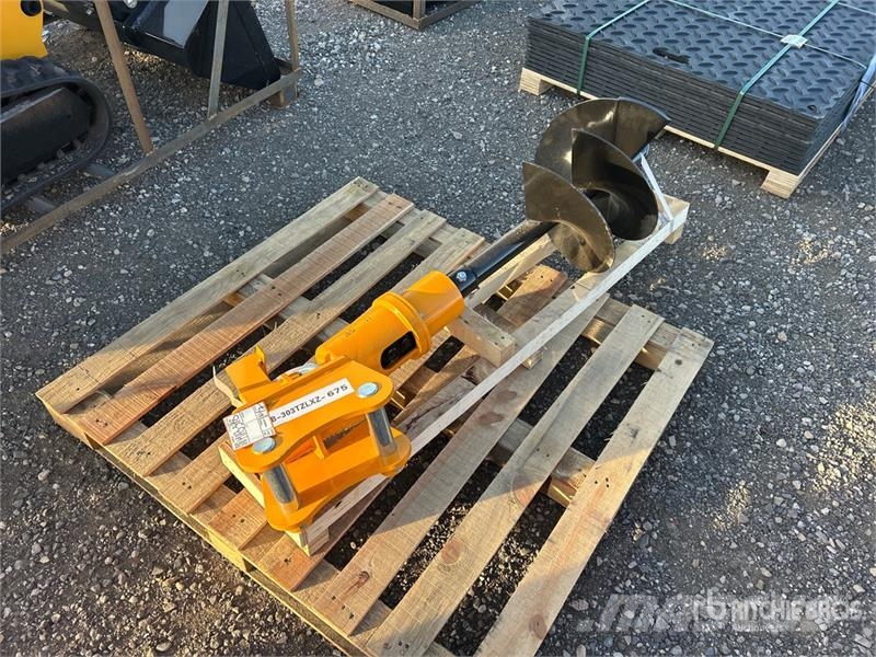  GIYI 16 in Excavator Auger - Fits Cat 303 (Unused) Taladros