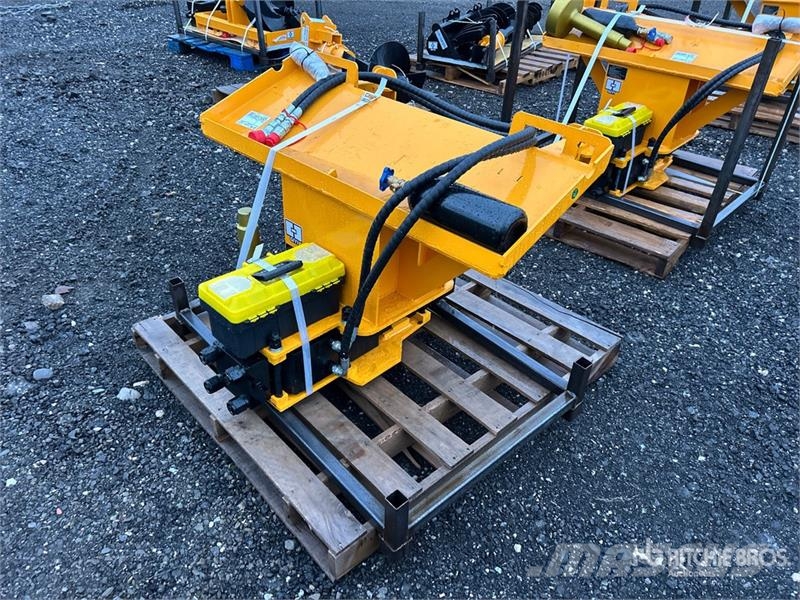 GIYI AD680 Skid Steer Post Driver (Unused) Fencing equipment