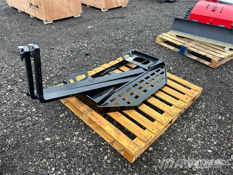 GIYI DHC 58 in Skid Steer Forks (Unused) Fourche