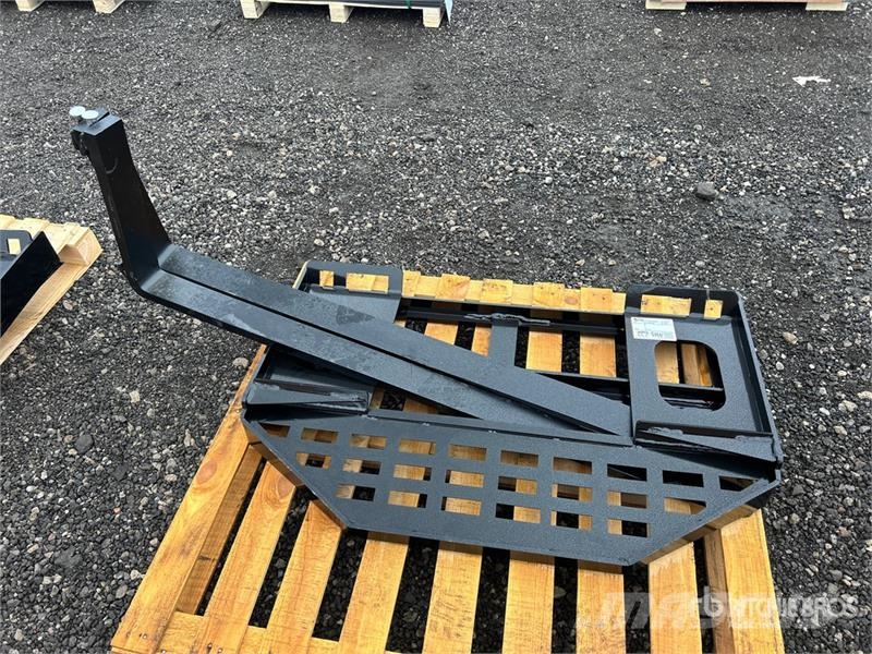 GIYI DHC 58 in Skid Steer Forks (Unused) Fourche