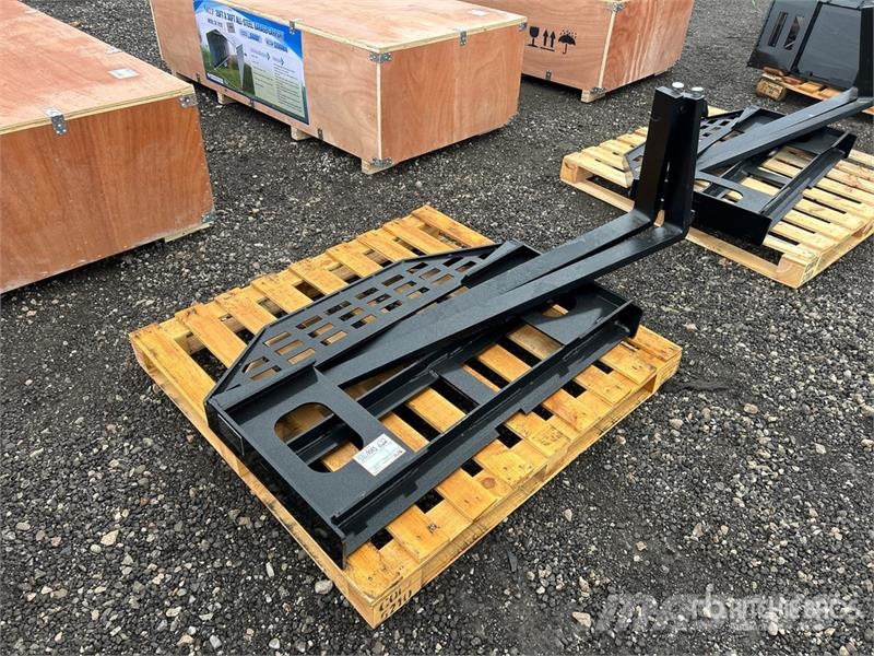 GIYI DHC 58 in Skid Steer Forks (Unused) Fourche