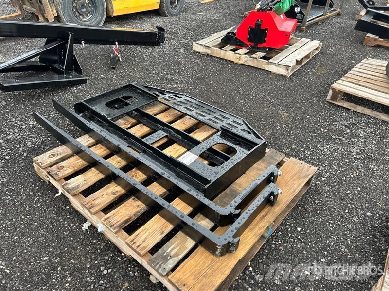 GIYI DHC 60 in Skid Steer Forks (Unused) Fourche