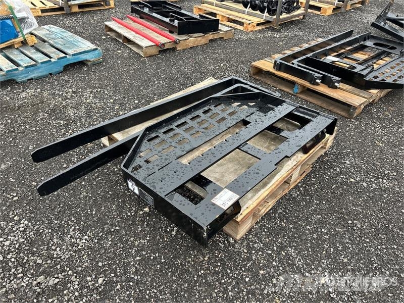 GIYI DHC 60 in Skid Steer Forks (Unused) Fourche