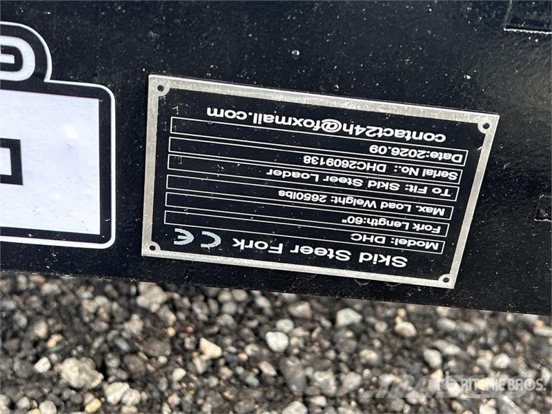 GIYI DHC 60 in Skid Steer Forks (Unused) Fourche