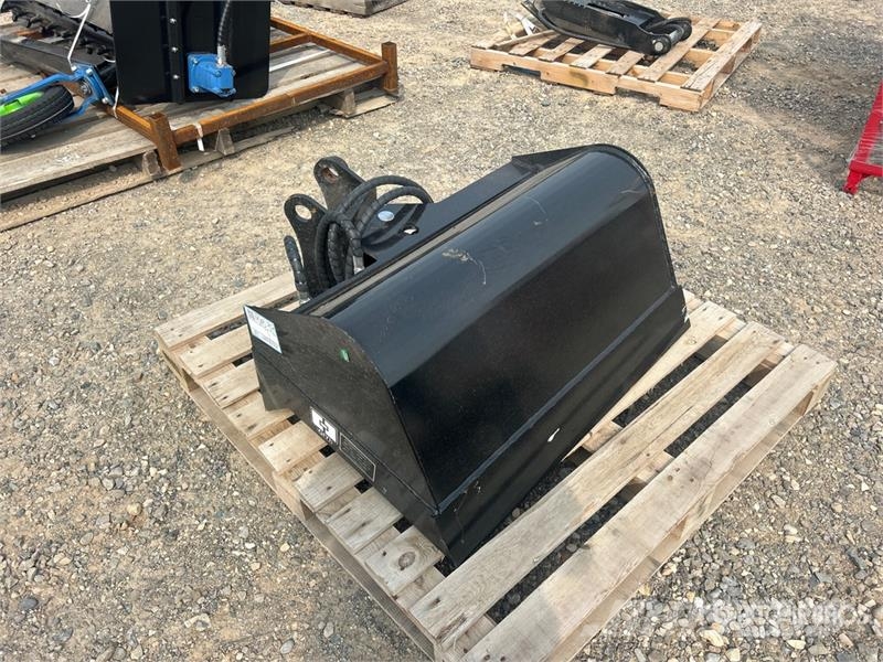 GIYI GY-5TB 35 in Tilting Excavator Bucket (Unused Godet