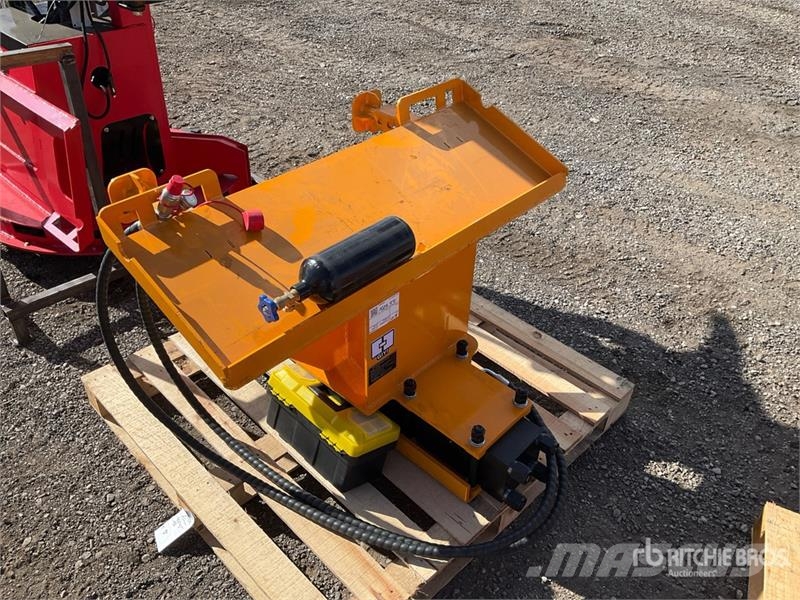  GIYI GY-AP680 Skid Steer Breaker (Unused) مطارق / كسارات