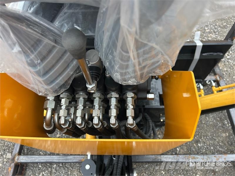 GIYI GY-BD98 Skid Steer Backhoe (Unused) Ekskavaatorikopad ja lisaseadmed