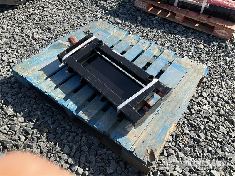 GIYI GY-BF39 39 in Mini Skid Steer Bale Spear (Unu Drugi deli