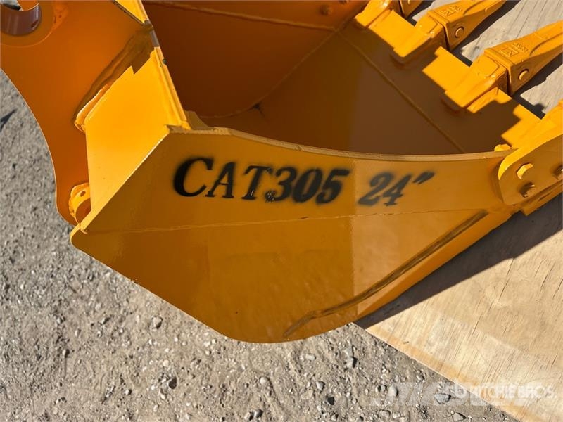 GIYI GY-BK 24 in Excavator Bucket - Fits Cat 305 ( Godet