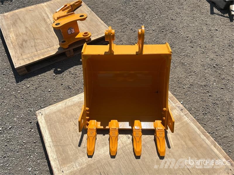 GIYI GY-BK 24 in Excavator Bucket - Fits Cat 305 ( Godet