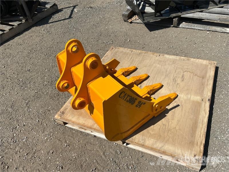 GIYI GY-BK 24 in Excavator Bucket - Fits Cat 305 ( Godet