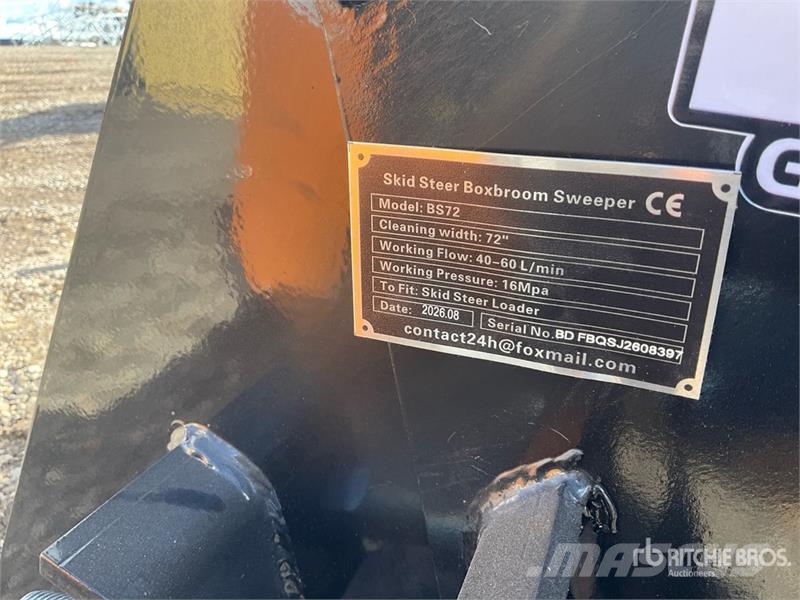  GIYI GY-BS72 72 in Skid Steer Sweeper (Unused) Cepillos