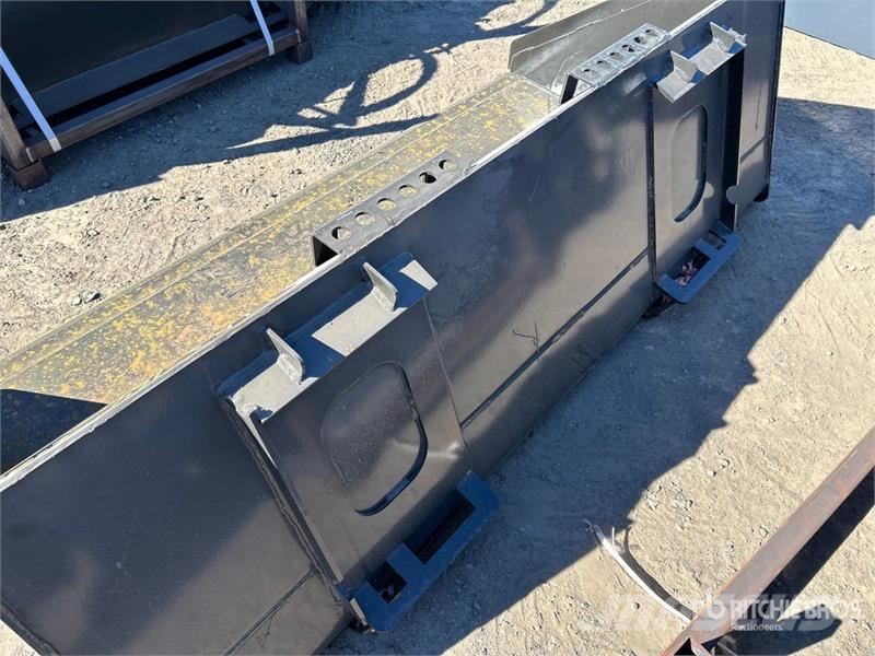  GIYI GY-BT67 67 in Skid Steer Bucket (Unused) Žlice