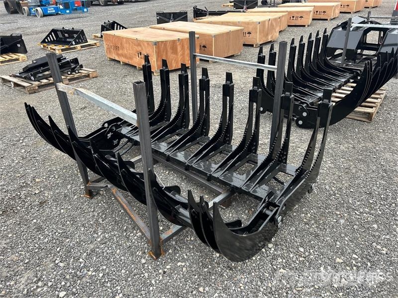  GIYI GY-CLG72 70 in Skid Steer Grapple (Unused) Pinze