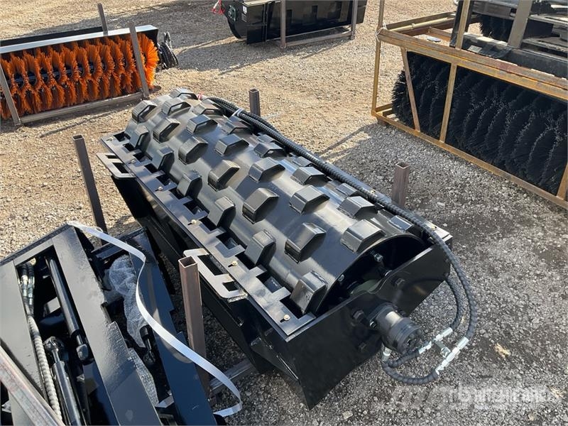  GIYI GY-CW70 59 in Padfoot Skid Steer Vibratory Ro مداحل