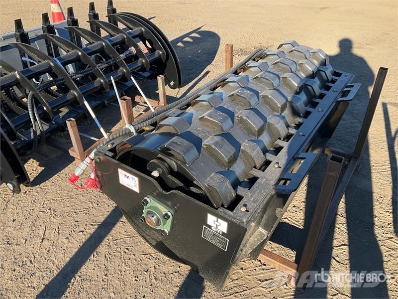  GIYI GY-CW70 59 in Padfoot Skid Steer Vibratory Ro Οδοστρωτήρες