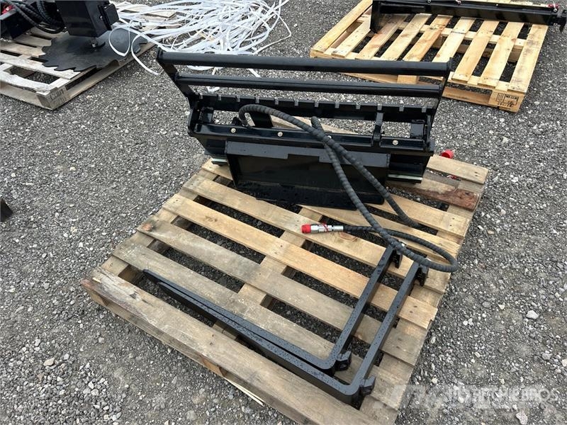 GIYI GY-CYHC 28 in Skid Steer Forks (Unused) Fourche
