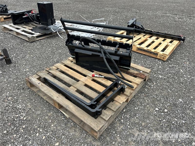 GIYI GY-CYHC 28 in Skid Steer Forks (Unused) Fourche