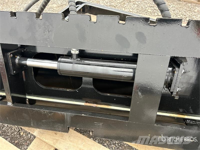 GIYI GY-CYHC 28 in Skid Steer Forks (Unused) Fourche