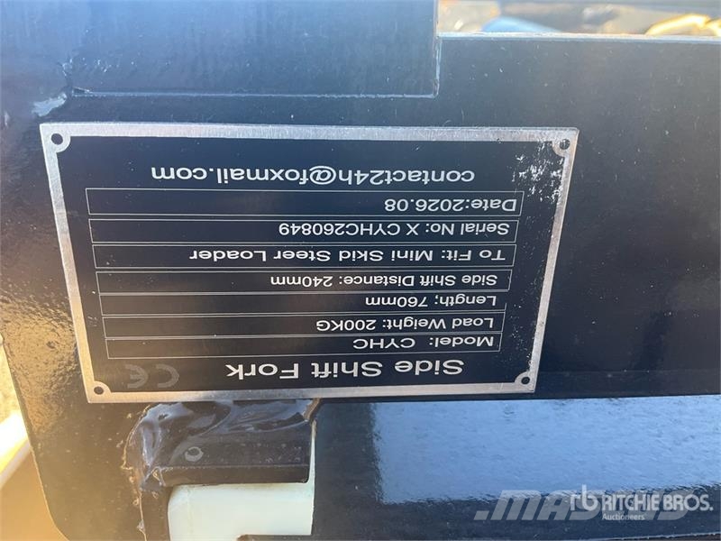  GIYI GY-CYHC 30 in Mini Skid Steer Forks (Unused) Вили