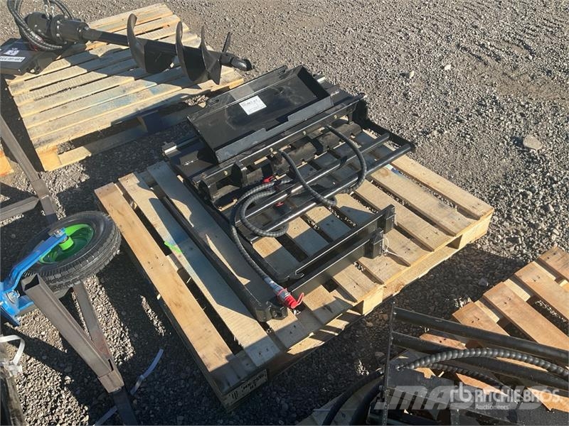  GIYI GY-CYHC 30 in Mini Skid Steer Forks (Unused) Вили