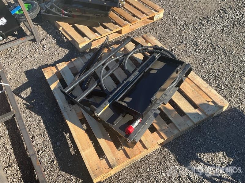  GIYI GY-CYHC 30 in Mini Skid Steer Forks (Unused) Вили