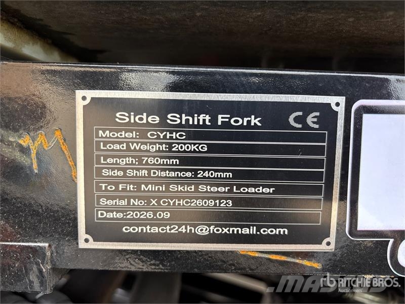 GIYI GY-CYHC 30 in Mini Skid Steer Forks (Unused) Villák