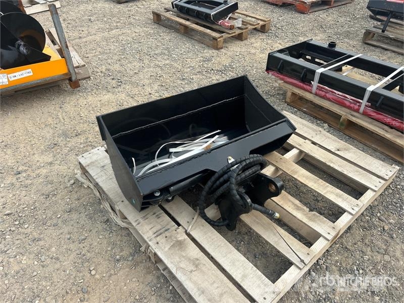 GIYI GY-D3T 32 in Hydraulic Tilting Excavator Buck Godet