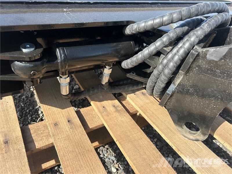 GIYI GY-D3T 32 in Hydraulic Tilting Excavator Buck Godet