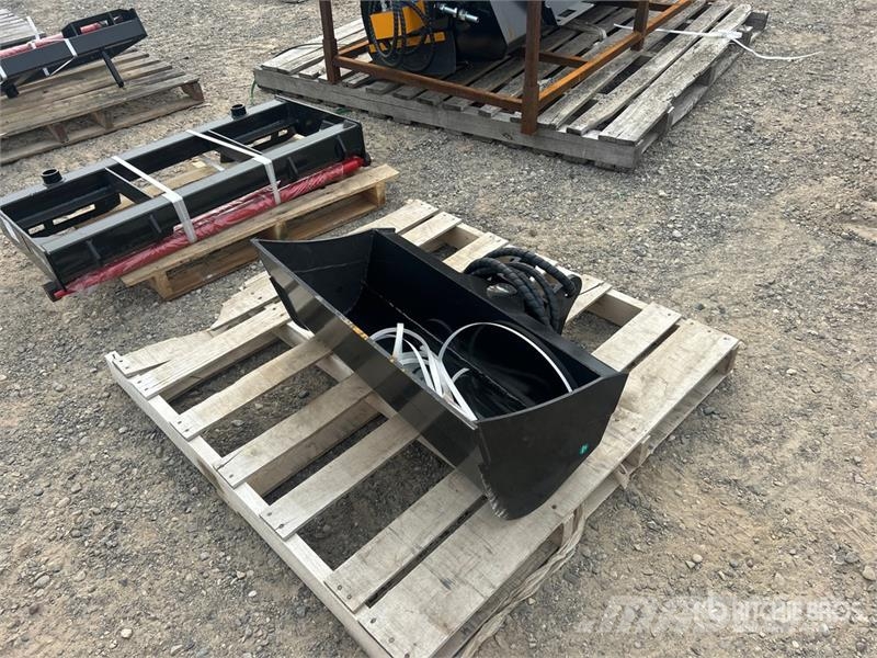 GIYI GY-D3T 32 in Hydraulic Tilting Excavator Buck Godet