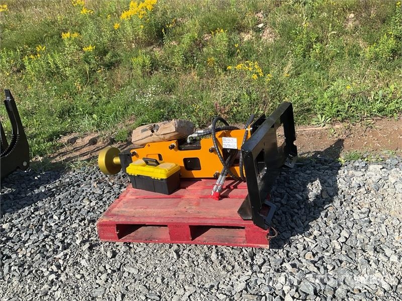 GIYI GY-D680 8 in Skid Steer Post Driver (Unused) フェンス機材