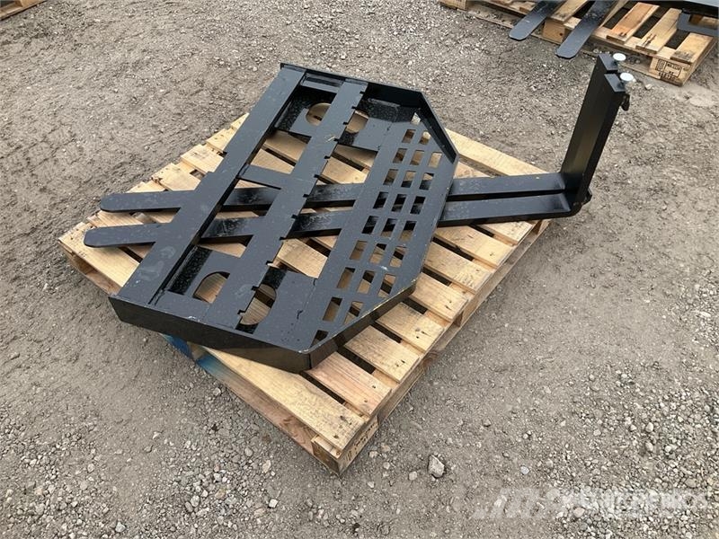 GIYI GY-DHC 59 in Skid Steer Forks (Unused) Вили