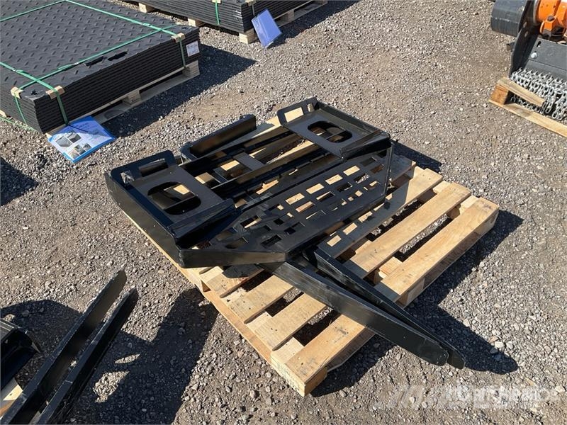 GIYI GY-DHC 59 in Skid Steer Forks (Unused) Forquilhas