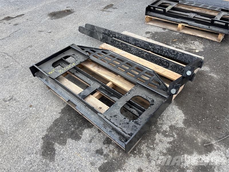  GIYI GY-DHC 59 in Skid Steer Forks (Unused) Pallgafflar