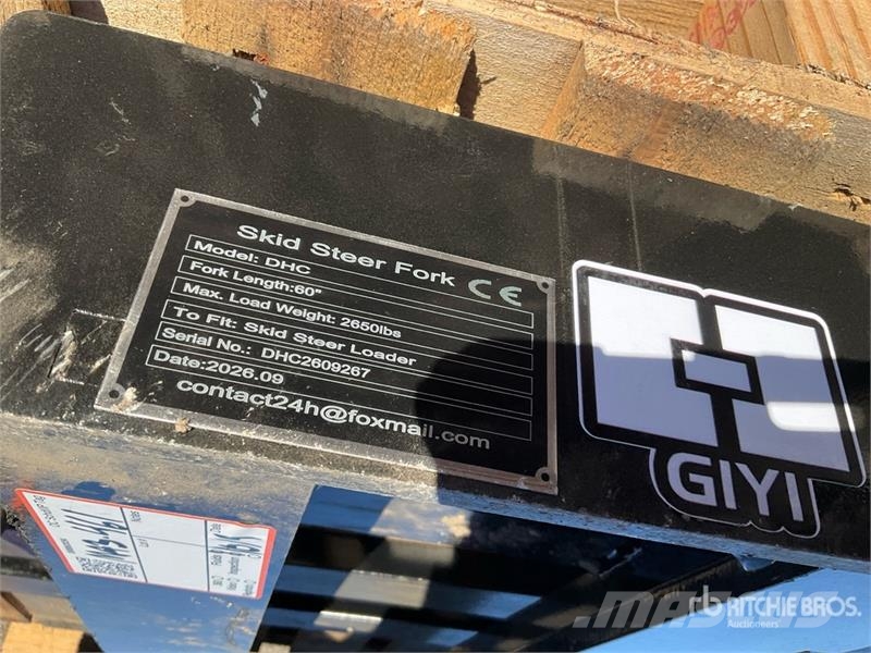 GIYI GY-DHC 59 in Skid Steer Forks (Unused) 叉