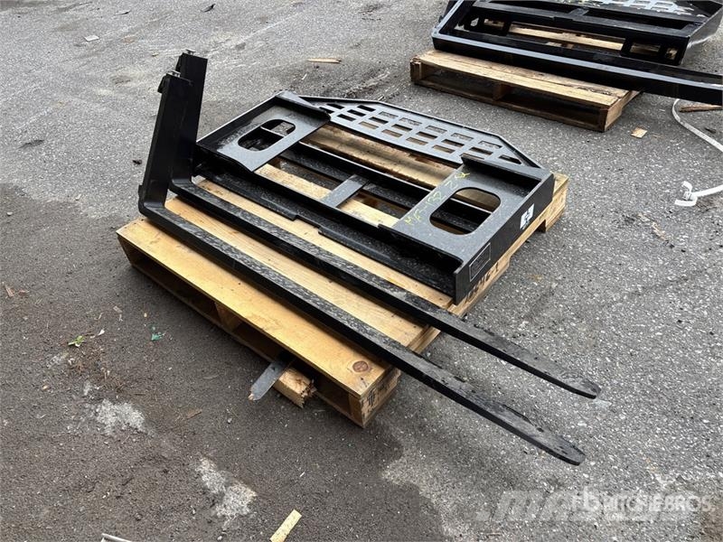  GIYI GY-DHC 59 in Skid Steer Forks (Unused) Pallgafflar