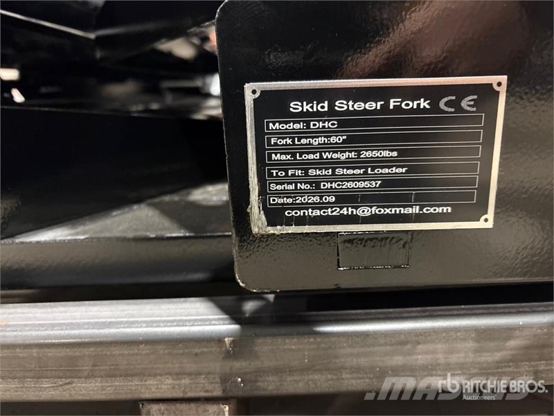 GIYI GY-DHC 59 in Skid Steer Forks (Unused) Villák