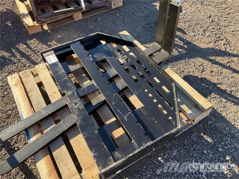 GIYI GY-DHC 59 in Skid Steer Forks (Unused) 叉