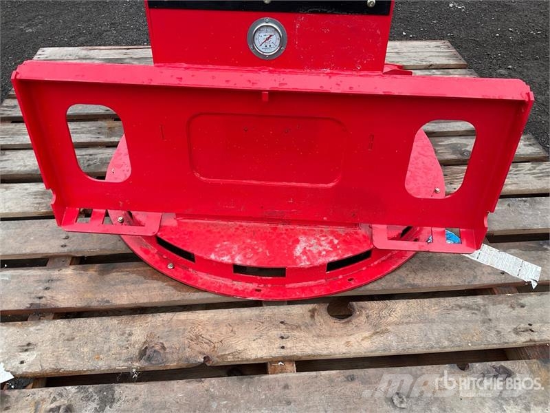 GIYI GY-FB30 13 in Skid Steer Feller Buncher (Unus Sonstige Baumaschinen