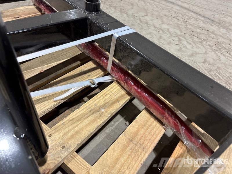  GIYI GY-HF47 47 in Skid Steer Bale Spear (Unused) مكونات أخرى