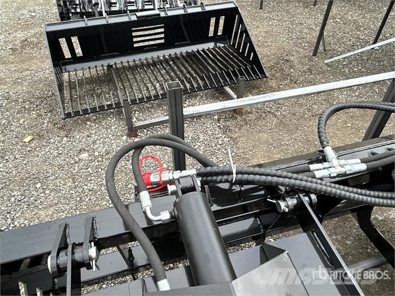  GIYI GY-HWG78 70 in Skeleton Skid Steer Grapple Bu Gripere