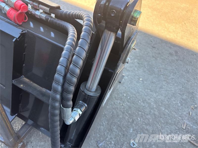  GIYI GY-KH72 72 in Multi-Purpose Skid Steer Bucket Kausi