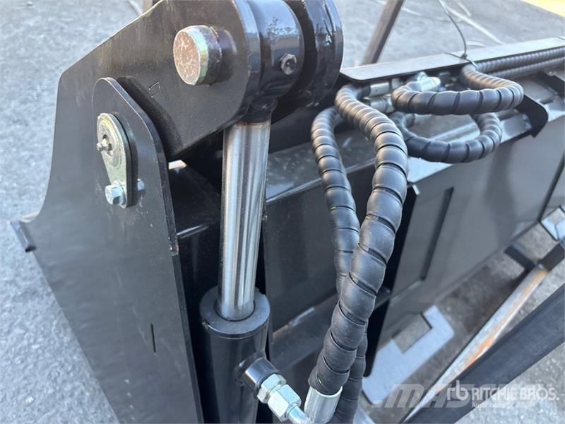  GIYI GY-KH72 72 in Multi-Purpose Skid Steer Bucket Kausi